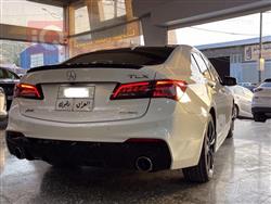 أكورا TLX